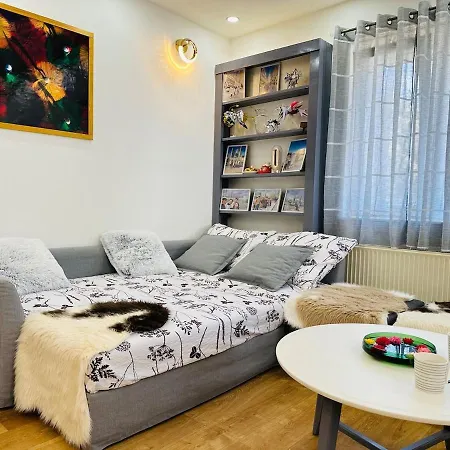 Luxvillas Villa Budaörs