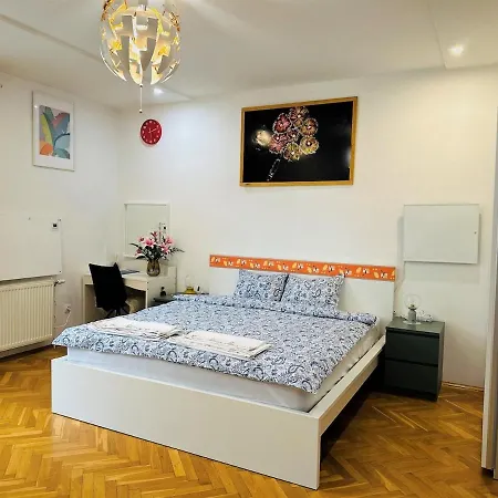 Luxvillas Vilă *